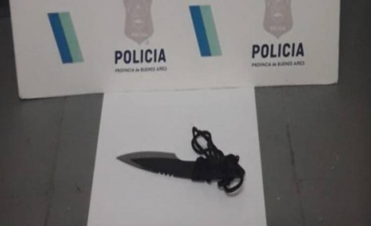 Un delincuente amenazó a la empleada de una farmacia