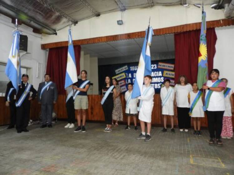 El Intendente Uset invitó a los alumnos rosaleños “al gran desafío del aprendizaje”