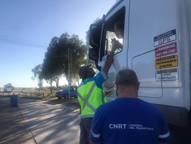 Un camionero que transportaba 35mil litros de combustible dio positivo en un control de alcoholemia