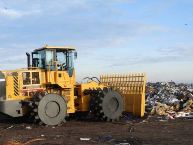 El Municipio adquirió topadora 0km para mantenimiento del predio de residuos sólidos urbanos
