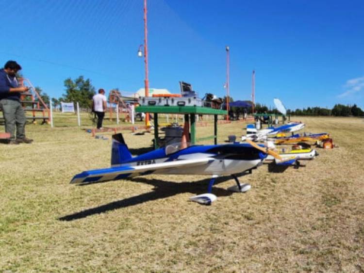 Este finde en Rosales habrá actividades de aeromodelismo, pesca en kayak y yoga