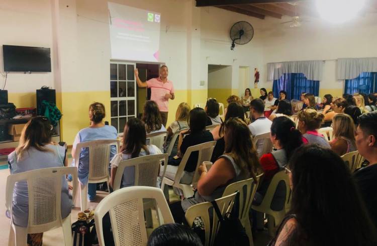 El Municipio continúa capacitando a su personal en temáticas de género, adicciones, niñez y adolescencia