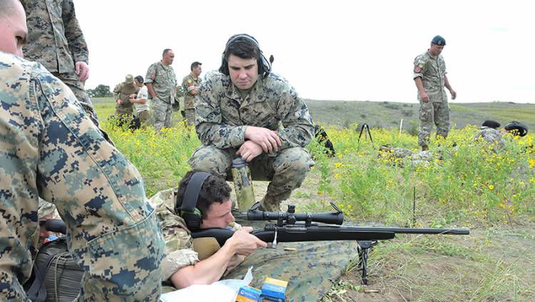 Simposio de tiradores especiales de la Armada Argentina y de Marines de Estados Unidos