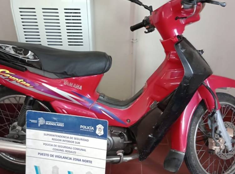 Un delincuente menor de edad fue detenido cuando intentaba robar una moto