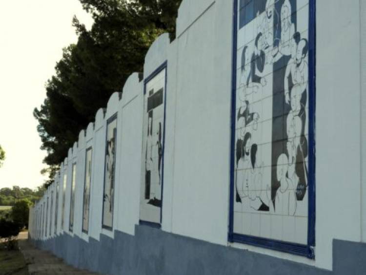 Se presentó la puesta en valor del Viacrucis y concluyó el cierre perimetral del cementerio