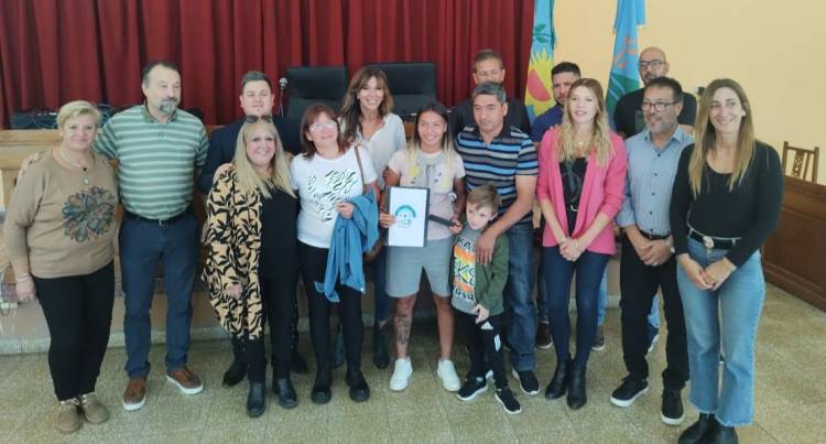 Concejales rosaleños reconocieron el desempleño deportivo de la puntaltense Julieta Romero, que juega en River Plate