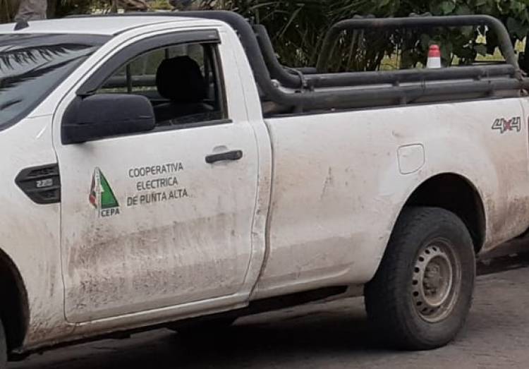 Una camioneta de la Cooperativa Eléctrica fue robada y apareció abandonada minutos mas tarde