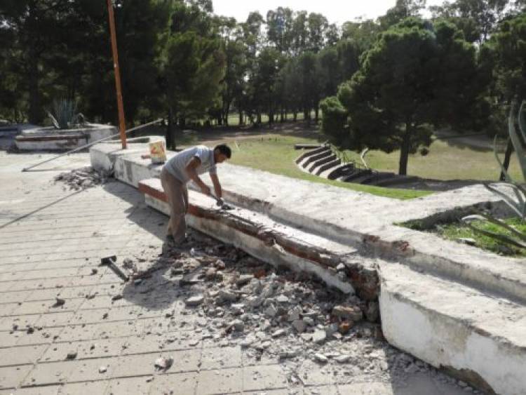 Comenzó la obra del Municipio para reacondicionamiento de anfiteatro y playón del Parque San Martín