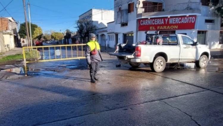 Piden con suma urgencia a ABSA las reparaciones de las pérdidas de agua
