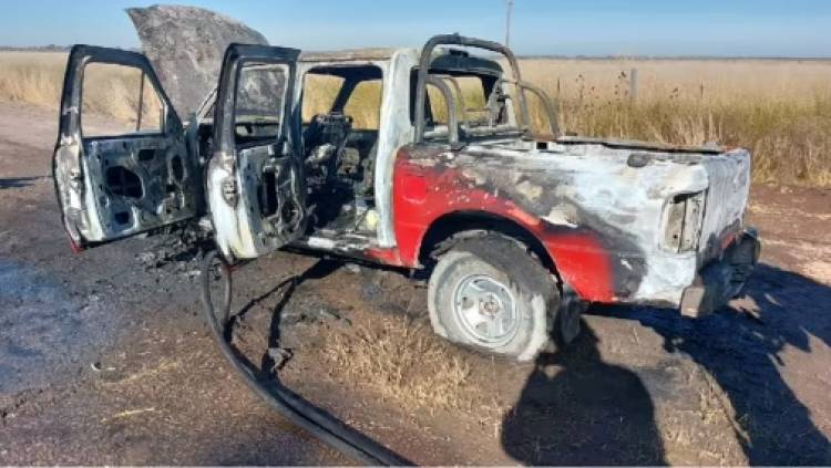 Pérdidas totales en el incendio de una camioneta en la ex ruta 229