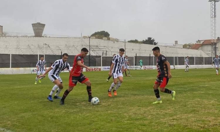 Último partido del torneo para Sporting: derrota 2 a 1 ante el chivo