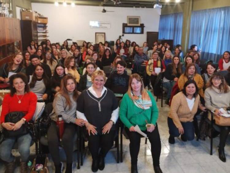 El Servicio Local continúa visitando instituciones capacitando sobre promoción y protección de los derechos de los niños