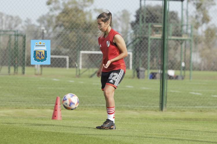 La Puntaltense Julieta Romero vestirá la celeste y blanca