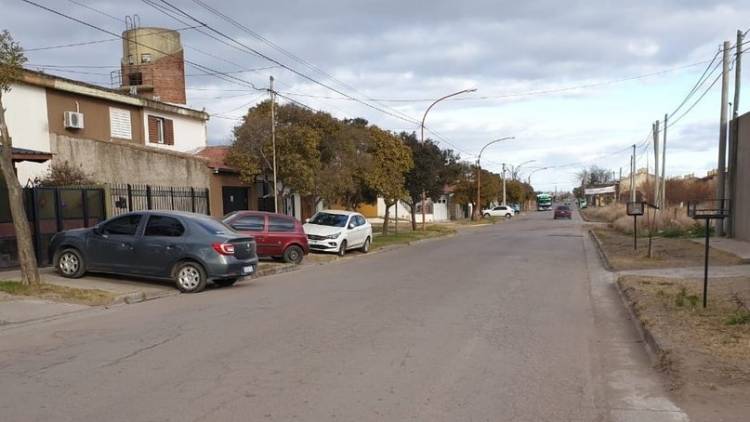 Se pide restringir el estacionamiento en un sector de Avenida Paso