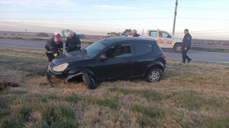 Una mujer que conducía por ruta 3 perdió el control de su vehículo e impactó contra el guardarrail
