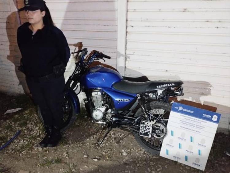 Un detenido por circular en una moto robada