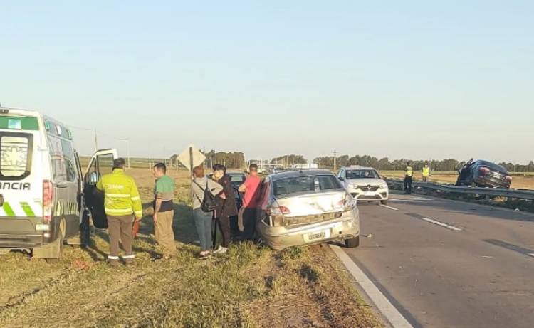 Multiple choque en la autopista Bahía Blanca - Punta Alta