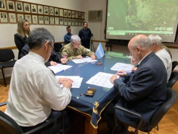 Actualización del protocolo de prevención de incendios entre el Municipio, la Armada y Oiltanking