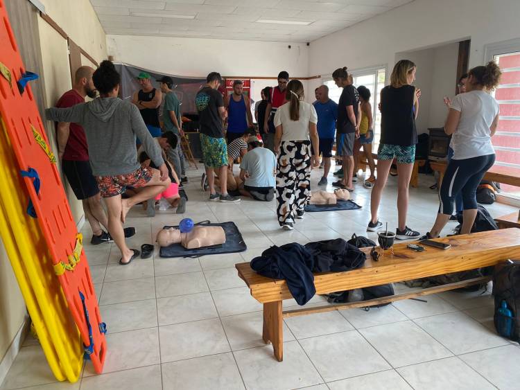 Capacitación y entrenamiento a guardavidas municipales de Pehuen Co