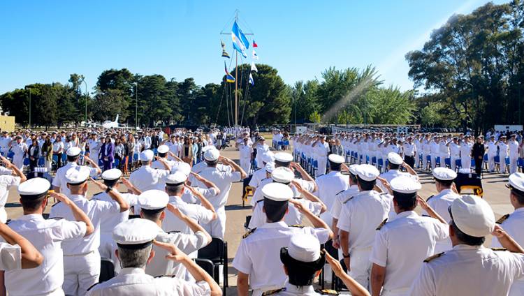 Ceremonia de ascenso a Suboficiales Mayores y despedida del personal que pasa a retiro