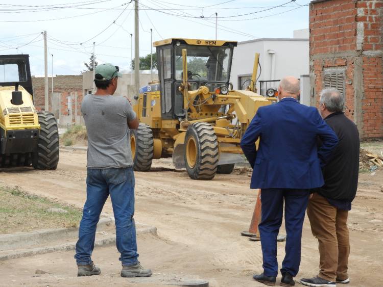 En los próximos días, finaliza la pavimentación de calles en Nueva Bahía Blanca 