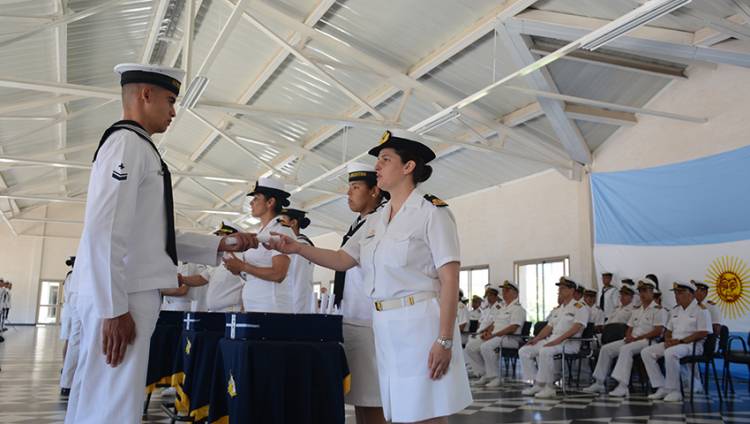 Se realizó el acto de egreso en la Escuela de Suboficiales de la Armada