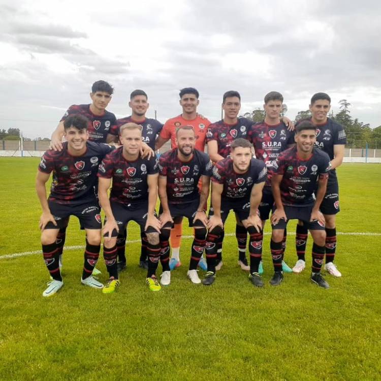 Sporting derrotó a Independiente de San Cayetano 1 a 0 y finalizó el año con una sonrisa