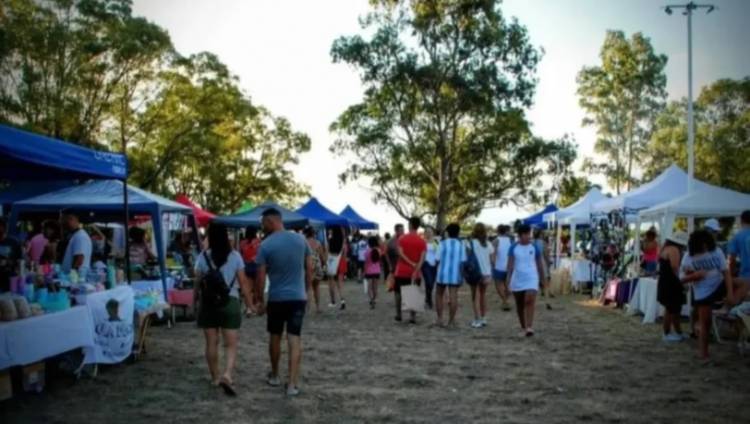 Puerto Rosales cierra el año con feria y música en Arroyo Pareja