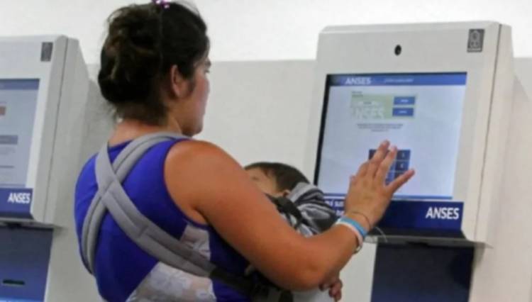 Oficializaron bono de $ 55.000 para jubilados y aumento del 100 por ciento en las AUH