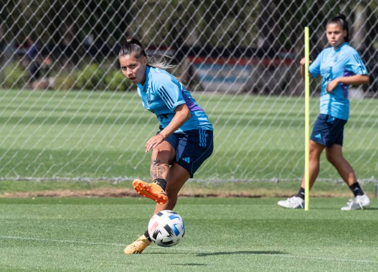La jugadora puntaltense Julieta Romero realizará una charla sobre fútbol femenino