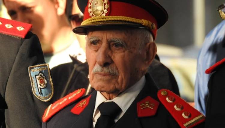 Despedida emotiva por parte de los Bomberos Voluntarios con Severiano Argüello Vara