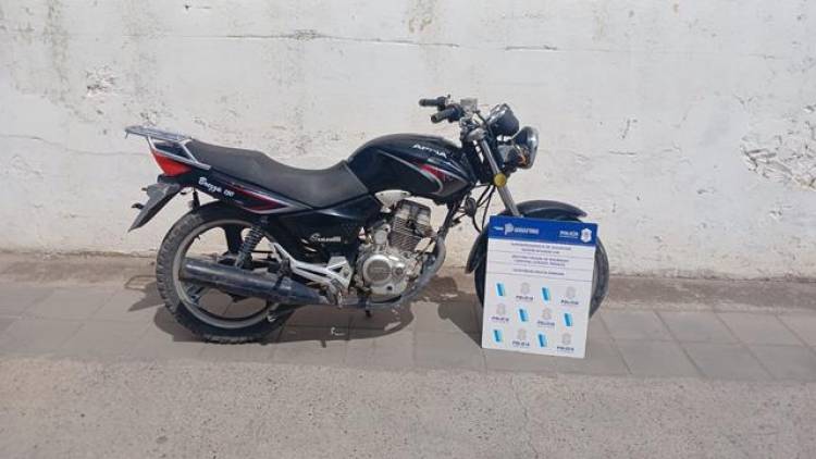 La Policía busca dar con el dueño de una moto que fue encontrada en la vía pública