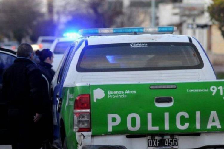 Un hombre quiso escapar de la policía, se cayó y fue detenido