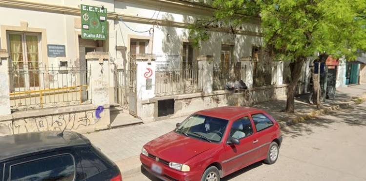 Acampes y largas filas para inscribirse en cursos de formación profesional