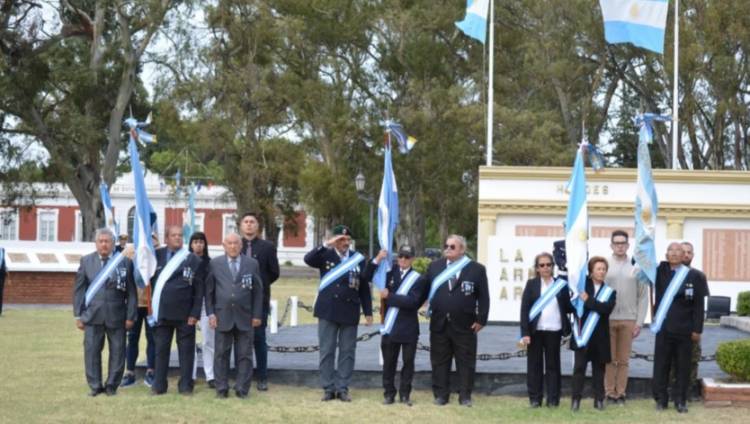 Se realizó el acto de la Armada en homenaje a los veteranos y caídos en Malvinas