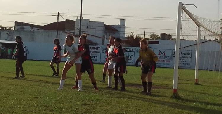 Liga del Sur: Dura derrota de Sporting Femenino ante Empleados de Comercio en la previa al clásico