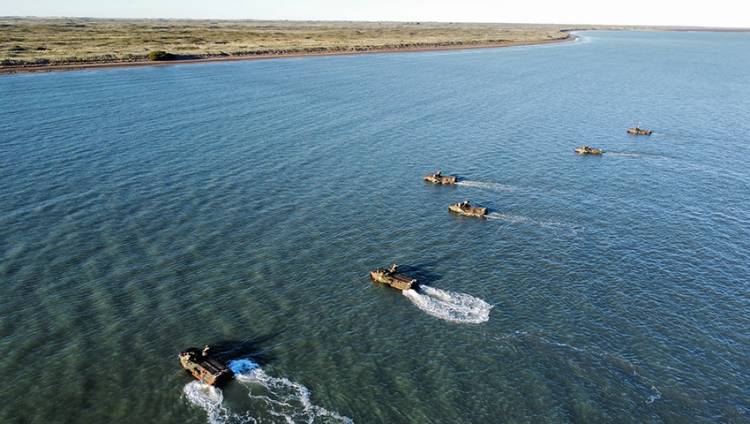 Adiestramiento de la Brigada Anfibia de Infantería de Marina