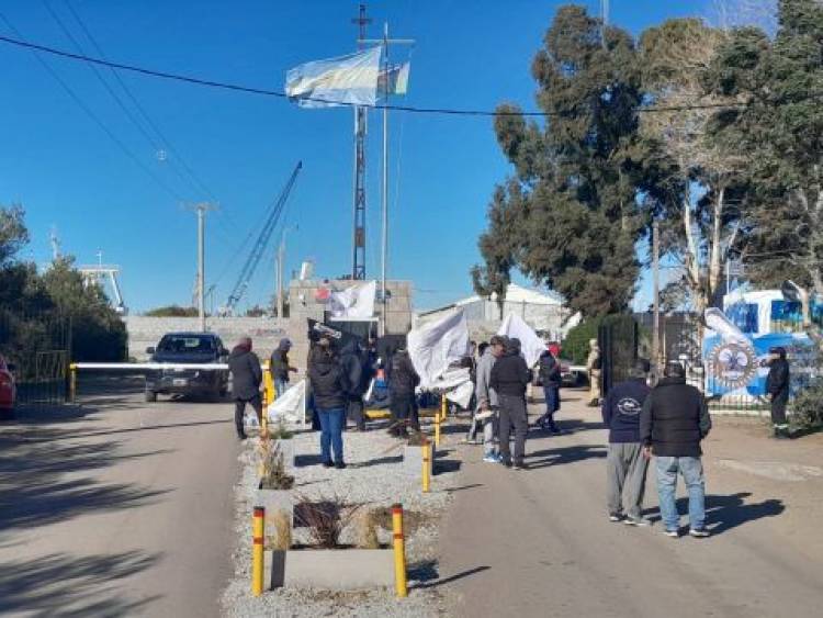 El Sindicato de Conductores Navales realizó un reclamo en Puerto Rosales