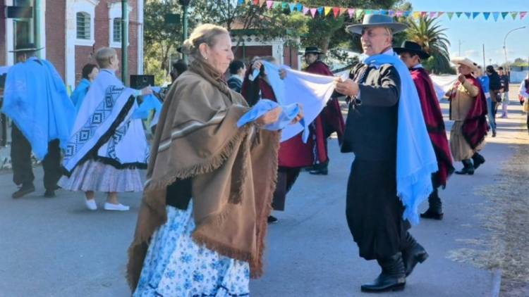 Se realizó el festejo oficial del 25 de mayo en la Estación Solier