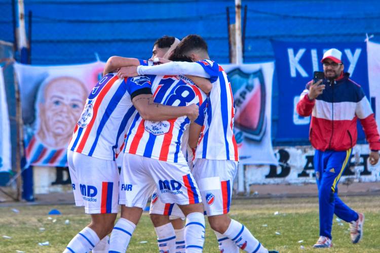 Liga del Sur: Rosario Puerto Belgrano ganó un partido clave y se aseguró los playoffs