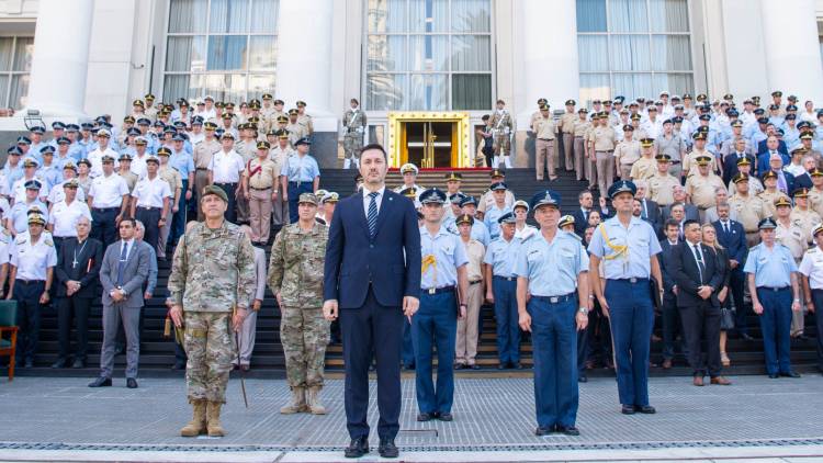 Se oficializó un nuevo aumento de sueldo para las Fuerzas Armadas
