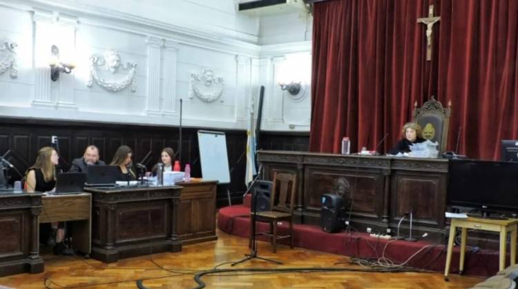 "Casa del horror" en Punta Alta: piden 50 años para el padre y 30 para el padrino