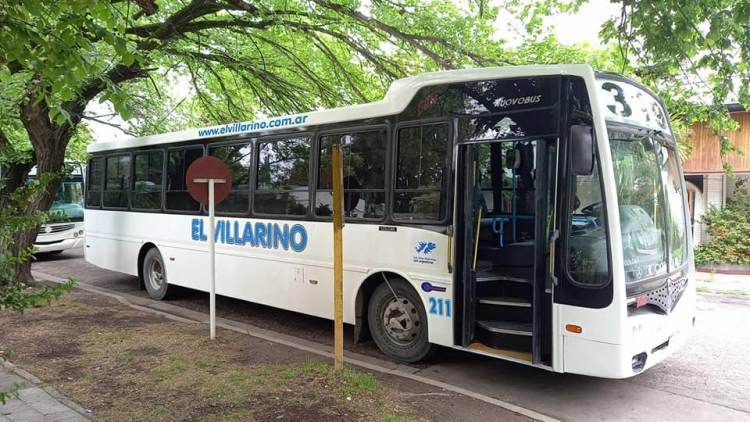 Otra vez un colectivo de la 319 fue apedreado en la zona de Grünbein