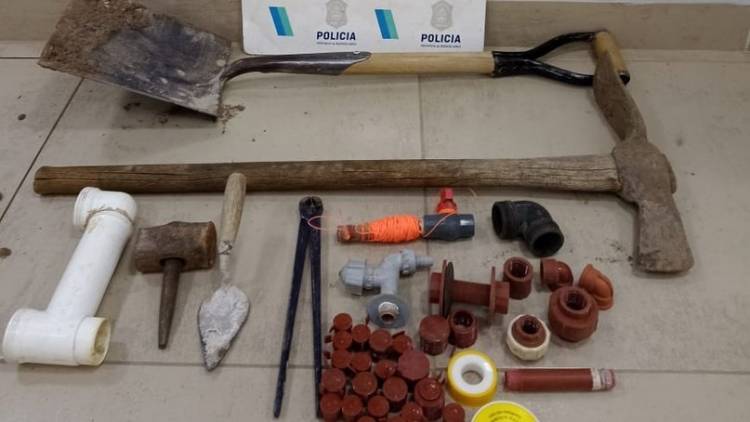Secuestraron en una casa y en un baldío herramientas denunciadas como robadas