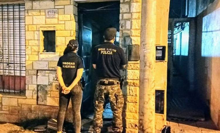 Dos personas detenidas en un allanamiento positivo por drogas