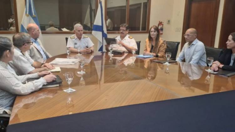 Por el personal civil de la Armada: encuentro en el Edificio Libertad