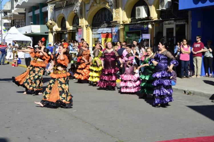 Este sábado se realizará la Fiesta de las Colectividades en la Plaza Belgrano