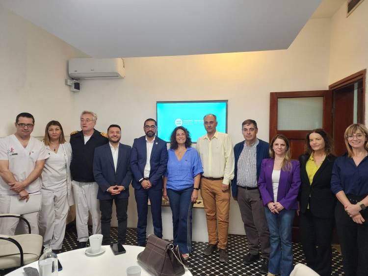 El Municipio de Coronel Rosales firmó convenio con la UNS para la producción de repelente