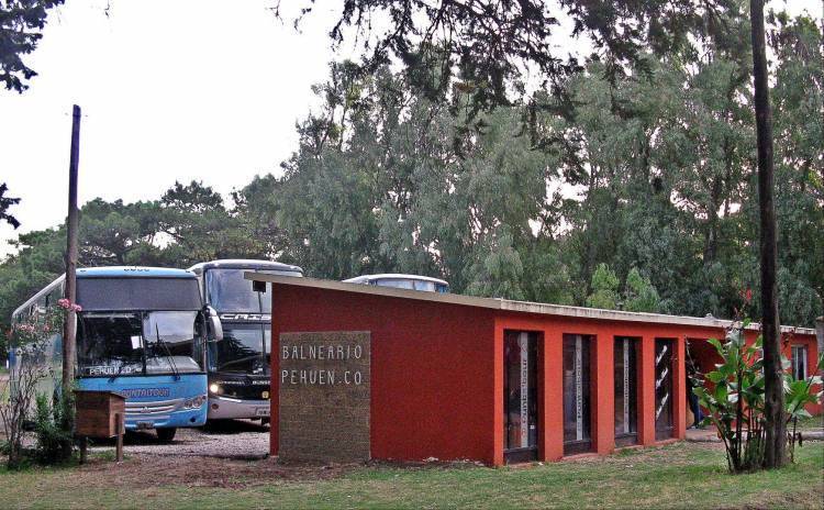 Horarios y tarifas de los colectivos a Pehuen Co y Monte Hermoso para este verano 2025