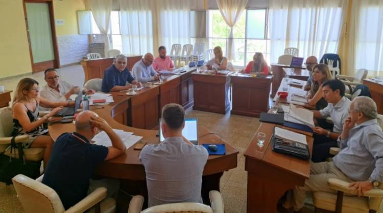 Insisten al Intendente Aristimuño que informe sobre hechos que involucraron a funcionarios municipales